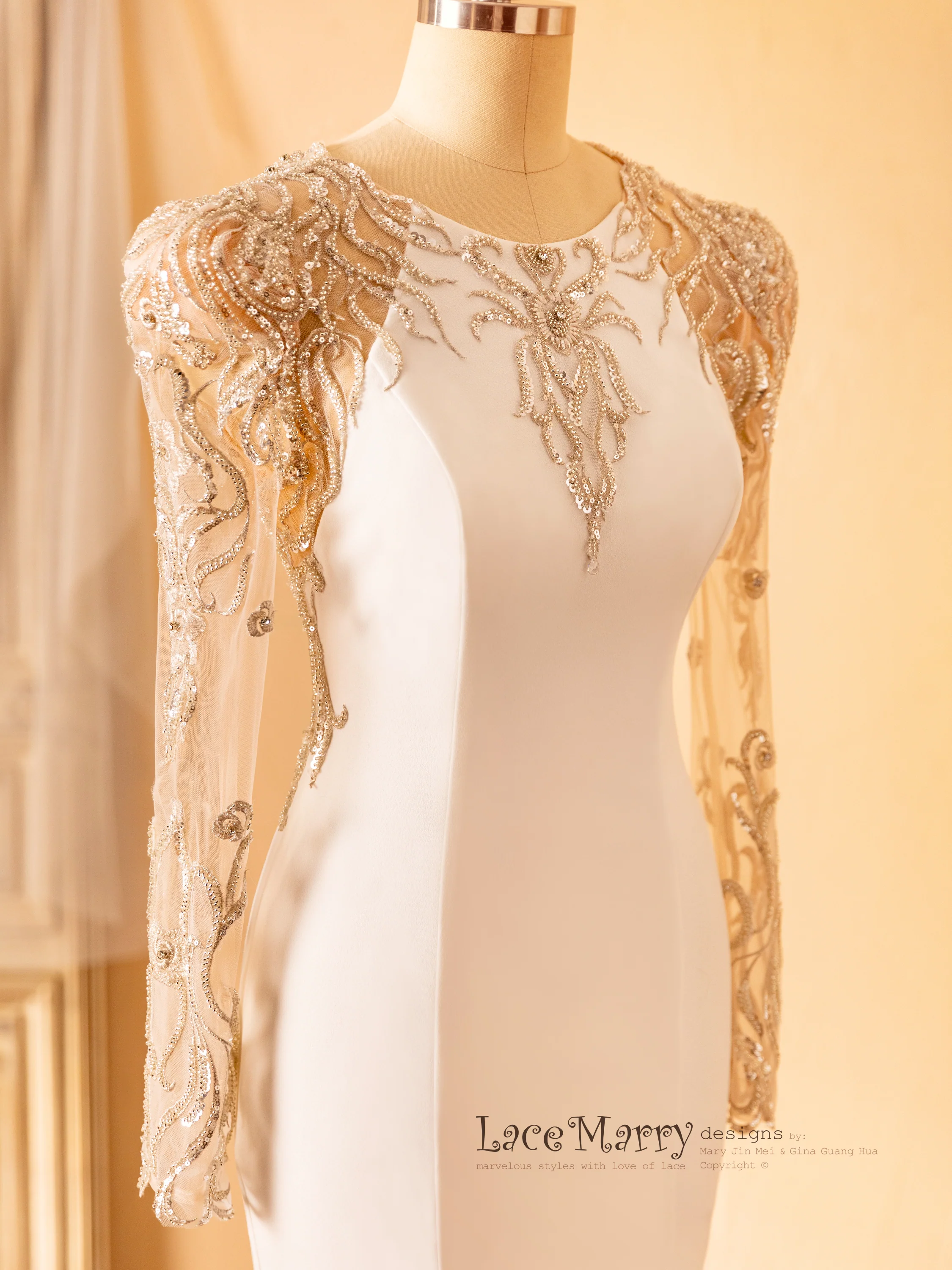 ANZU / Sophisticated Fitted Wedding Dress with Puff Shoulder Sleeves - Image 5