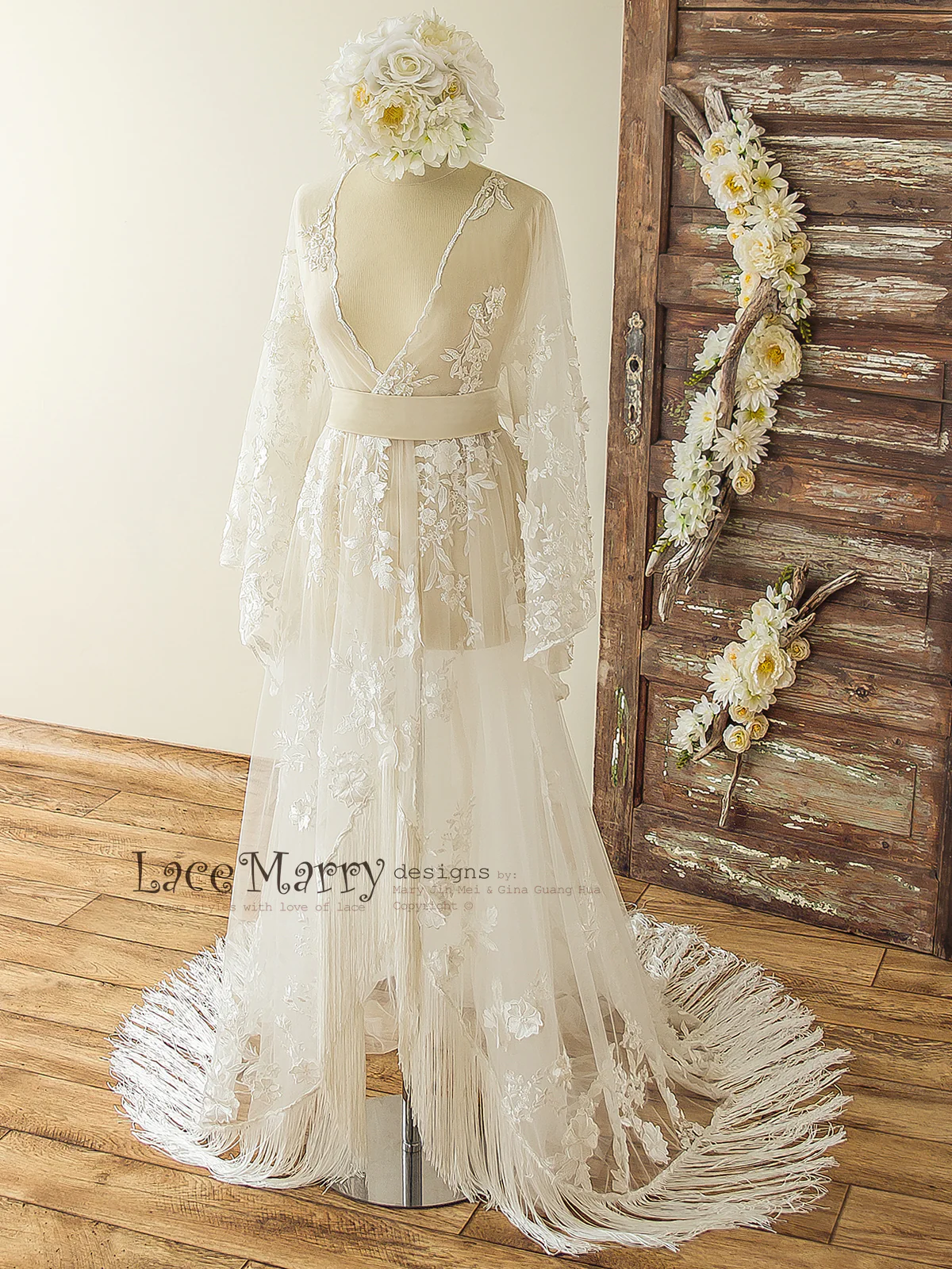 Bohemian Lace Wedding Dress in Kaftan Style - Image 3