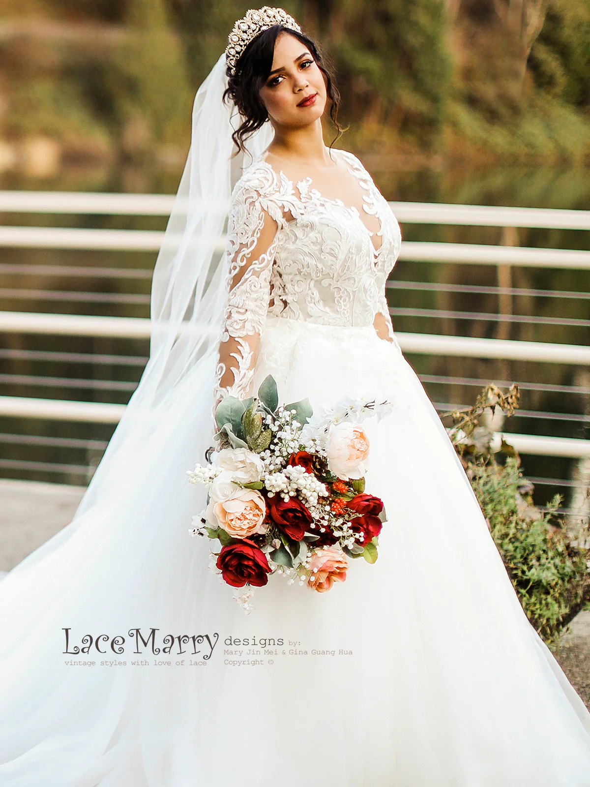 Breathtaking and Unique Lace Wedding Dress - Image 3