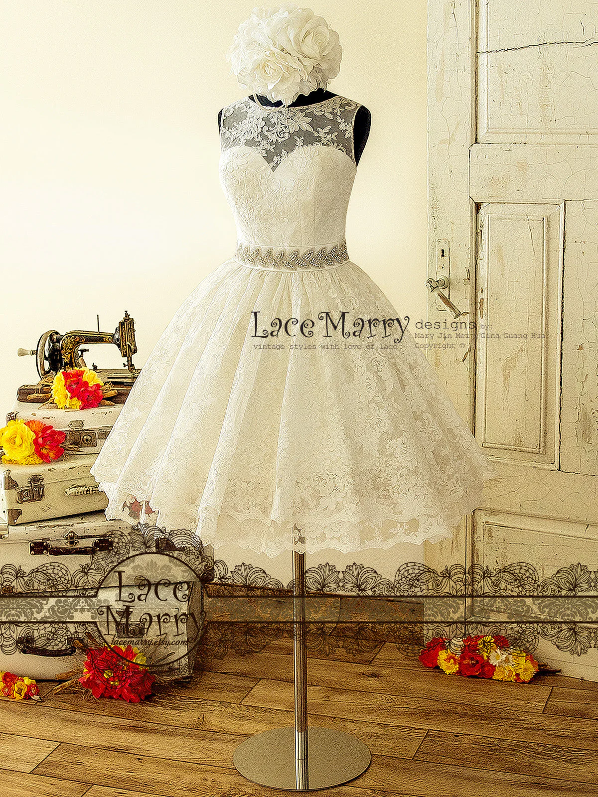 DENISE / Pin-Up Lace Wedding Dress - Image 4