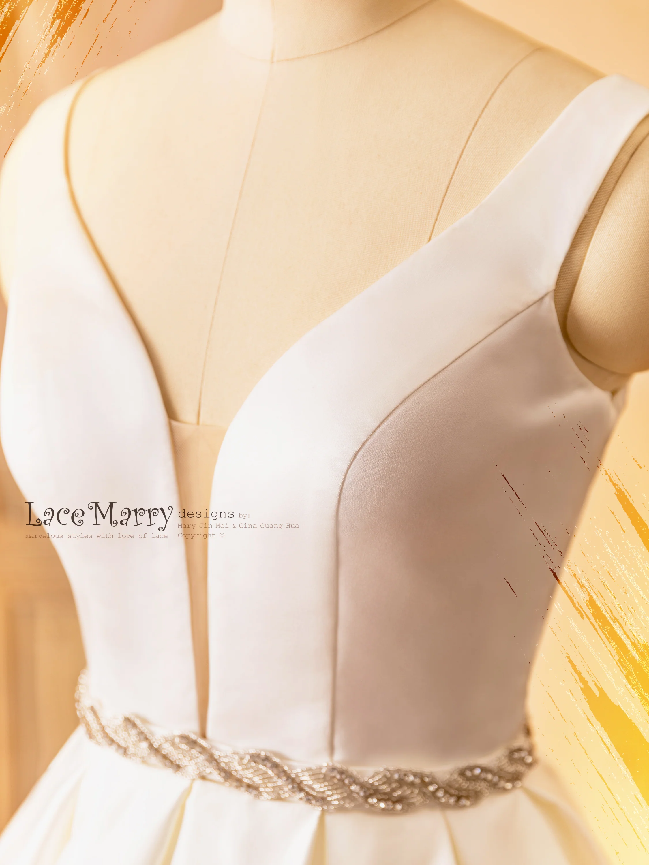 JULISSA / Plain Wedding Dress with Plunge Neckline - Image 4