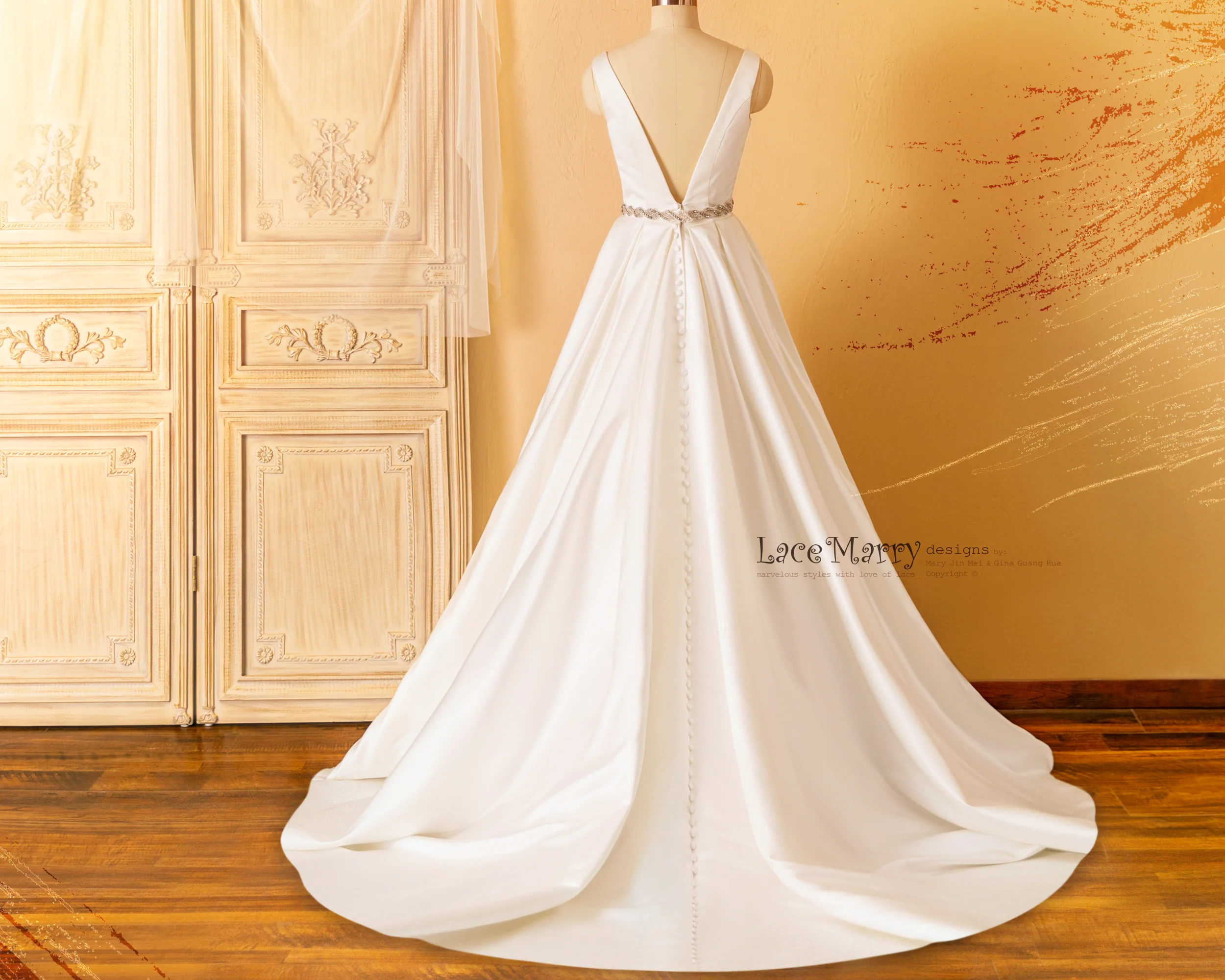 JULISSA / Plain Wedding Dress with Plunge Neckline - Image 6