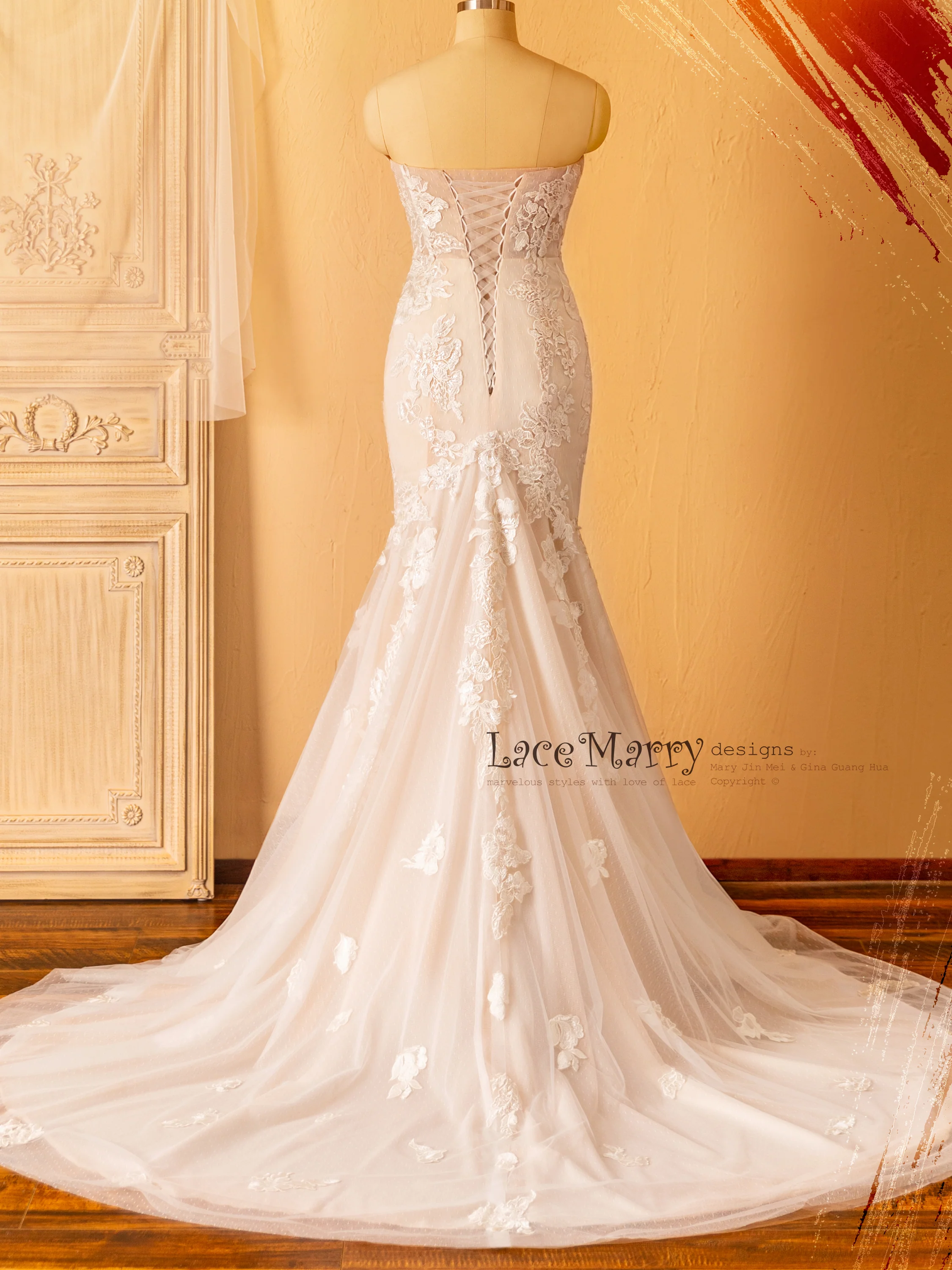 KAYLEE / Strapless Fitted Wedding Dress in Boned and Push up Neckline Design - Image 4